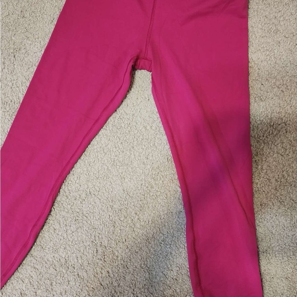 Vuori Women's Pink Leggings - Picture 4 of 5